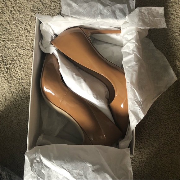 Steve Madden Vala Pump Sized 9, Fit Like 8 - Picture 4 of 5